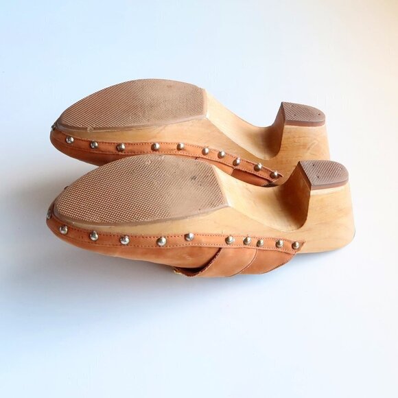 Rangonii of Florence Italian Tan Leather Gold Horse-bit Wooden Clogs / Mules 9 - Picture 15 of 16